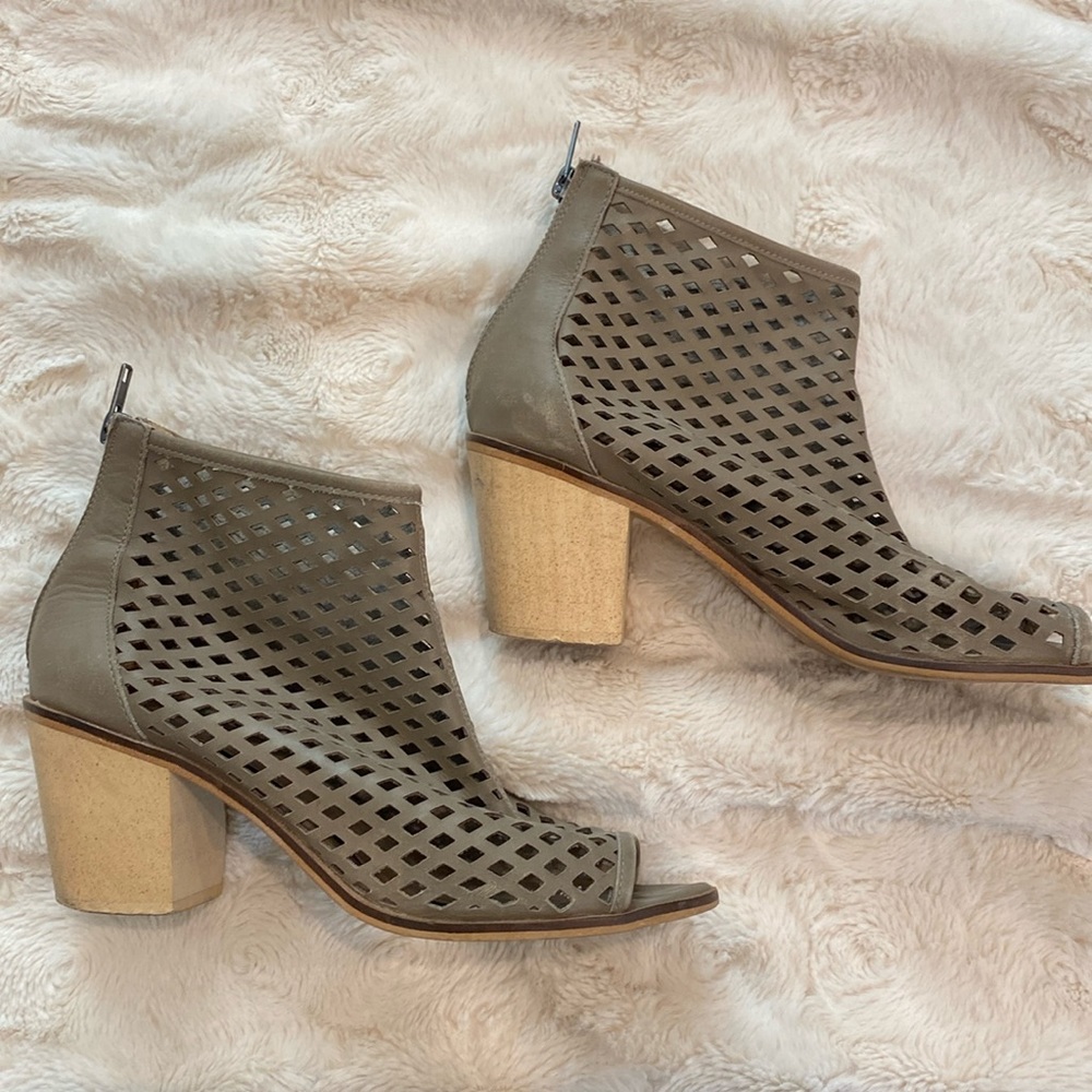 Kelsi Dagger BK Shoes